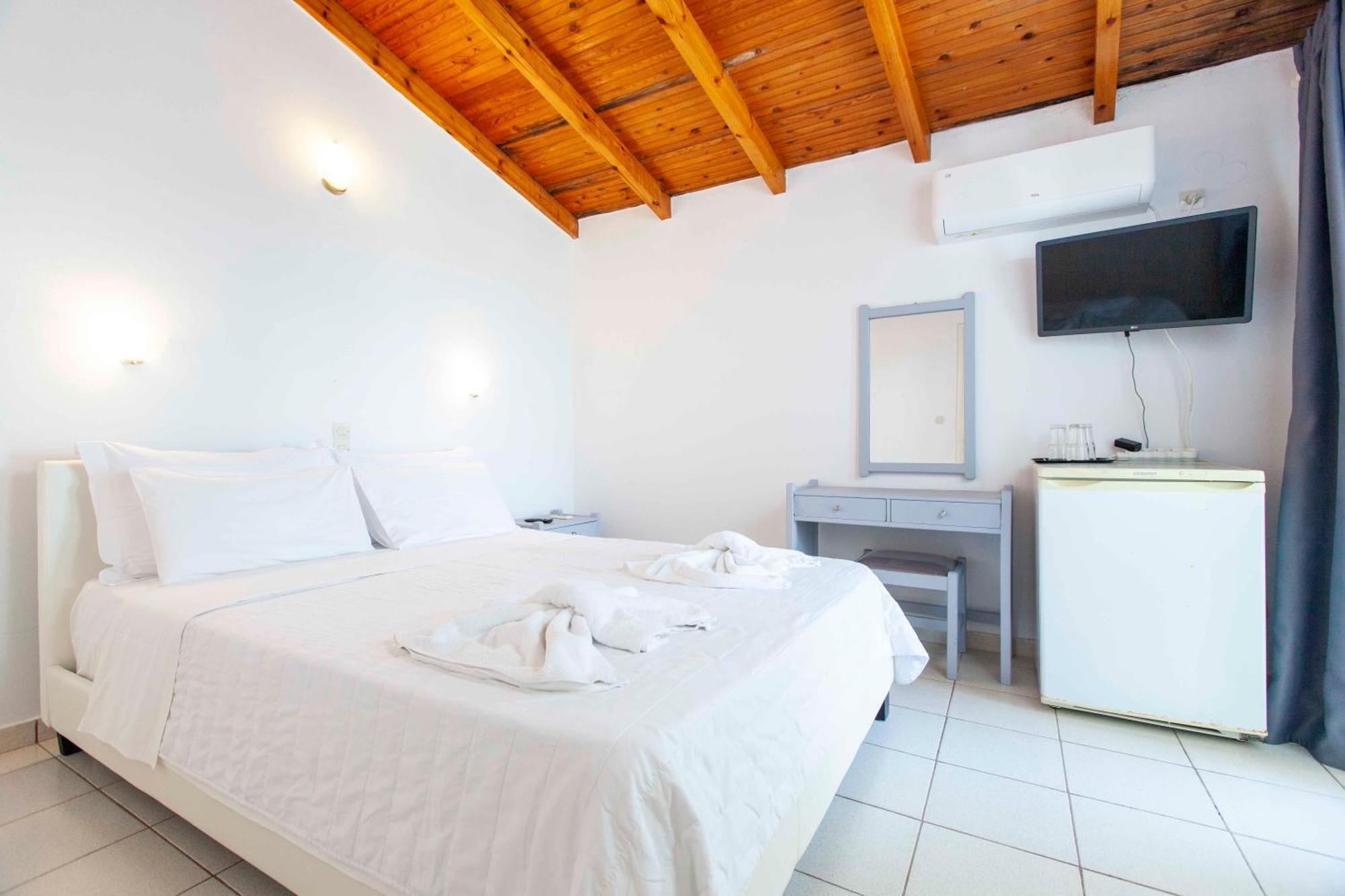 Kontogoni Rooms Elafonissos Exterior photo